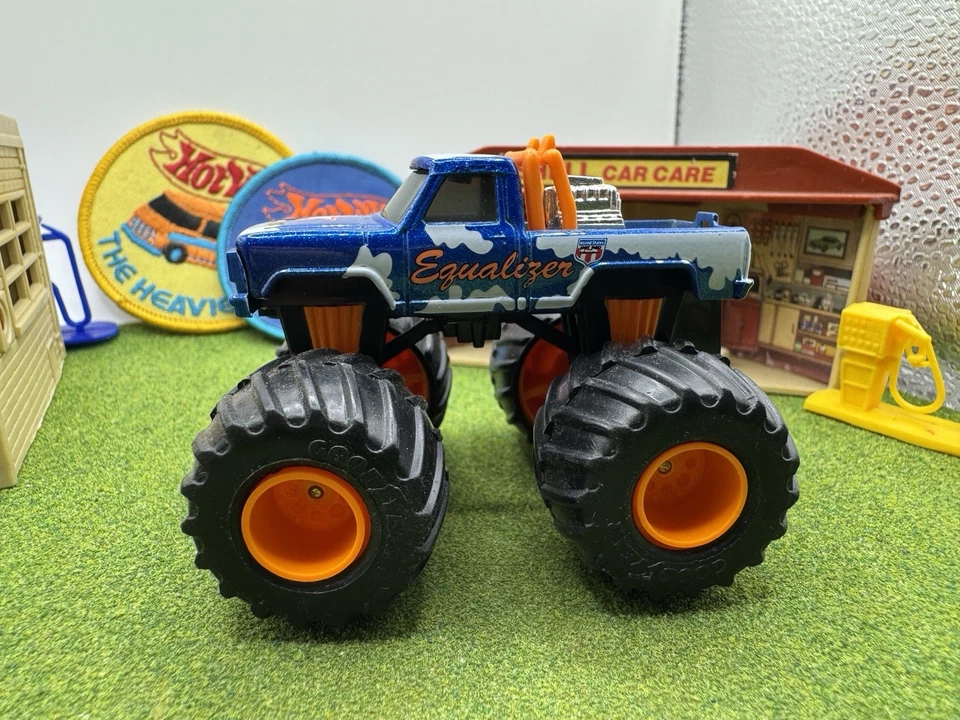 1993 Matchbox Monster Wars Equalizer Vintage RARE Monster Truck Blue NM USHRA - Image 4 of 4