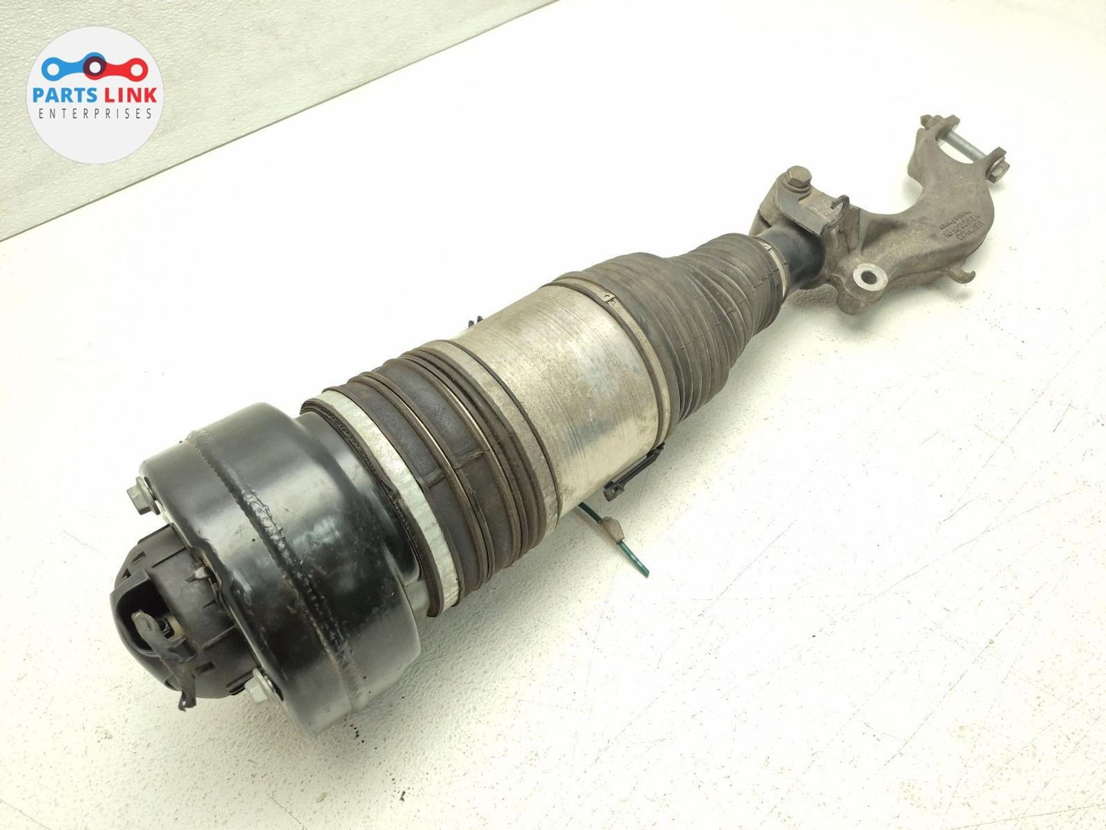 Bentley Bentayga 2016-2020 FRONT+RIGHT Air suspension strut