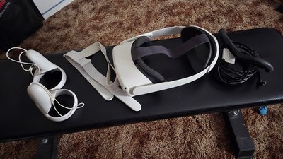 Meta Quest 2 (Oculus) 128GB VR Headset with Controllers - Clean & Working