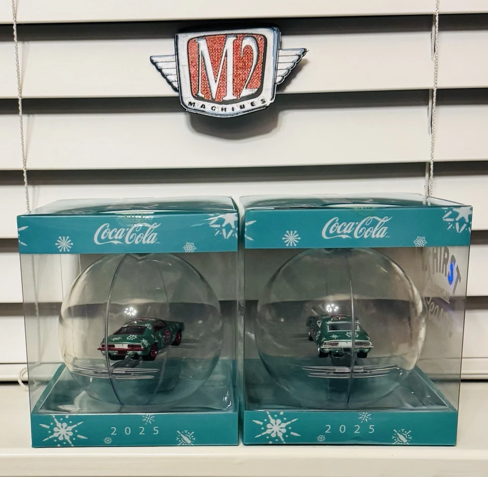 Nuevo Adorno de Navidad M2 Machines Coca-Cola 1969 Chevy Camaro & Chase Foto 4 de 4