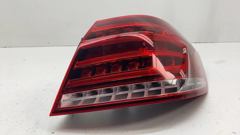 ⭕ 14-16 Mercedes-Benz E350 Rear Right Tail Lamp Outer Taillight RH A2129061403 Foto 3 de 4