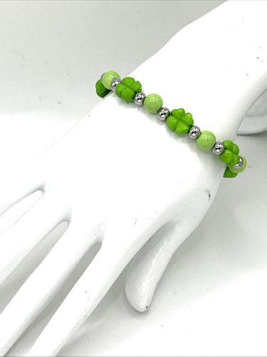 Festive St. Patrick's Day Shamrock Stretch Bracelet Green Ceramic beads 7.5" - Picture 3 of 3