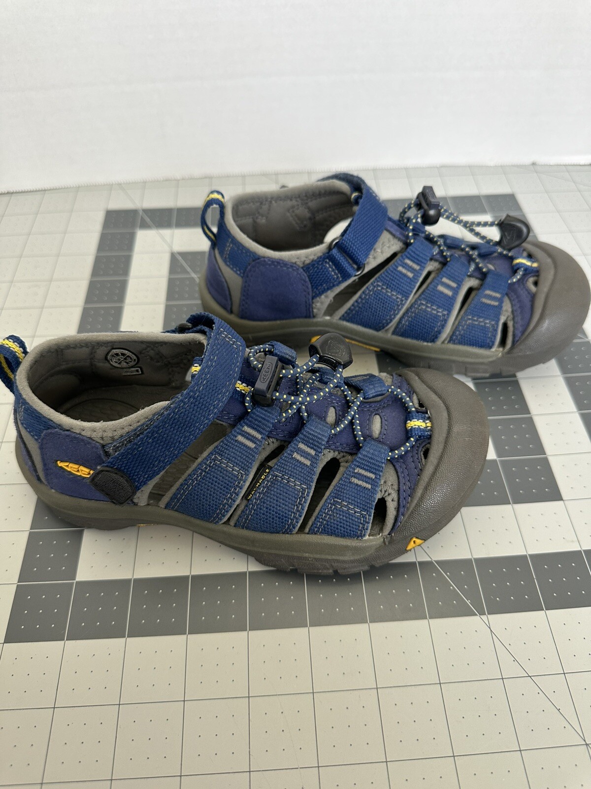 Sandali Keen Newport bambini giovani taglia 1 blu scarpe sport acquatici ragazzi usati in ottime condizioni