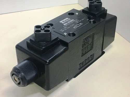 Parker Hydraulic Directional Control Valve 24 Volt   D3W001CNAW ,