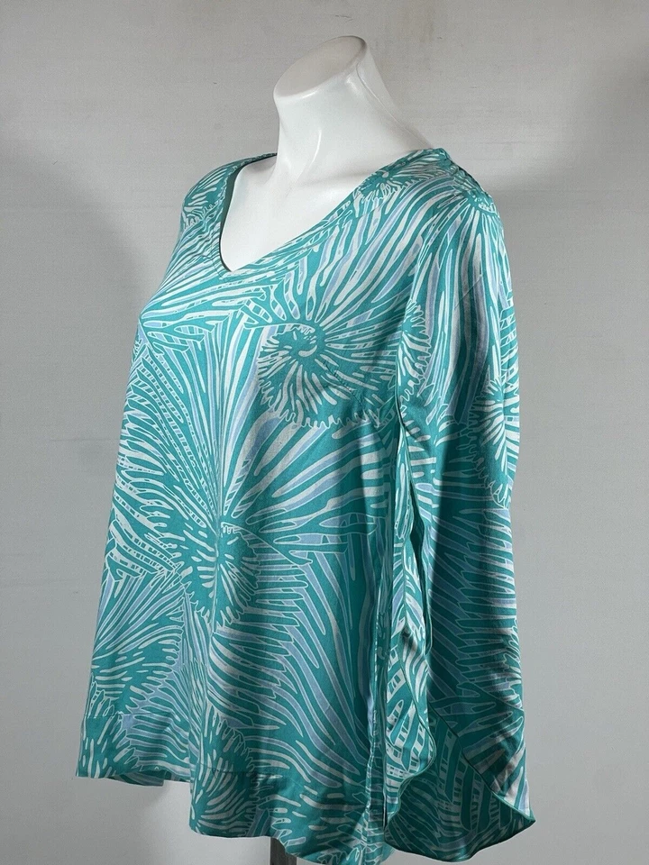 Blusa para mujer La Mer Lux mediana verde/blanca cuello en V informal manga aleteada dividida Foto 4 de 4