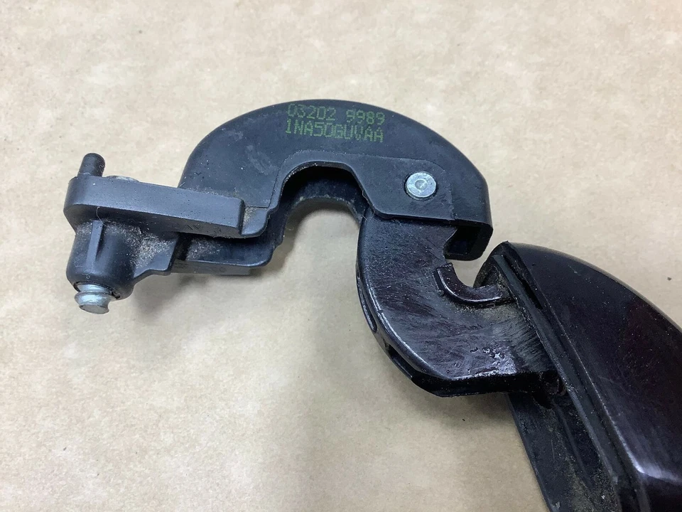 Volkswagen Routan 2010 manija de puerta exterior trasera izquierda lado del conductor negra OEM+ Foto 3 de 4