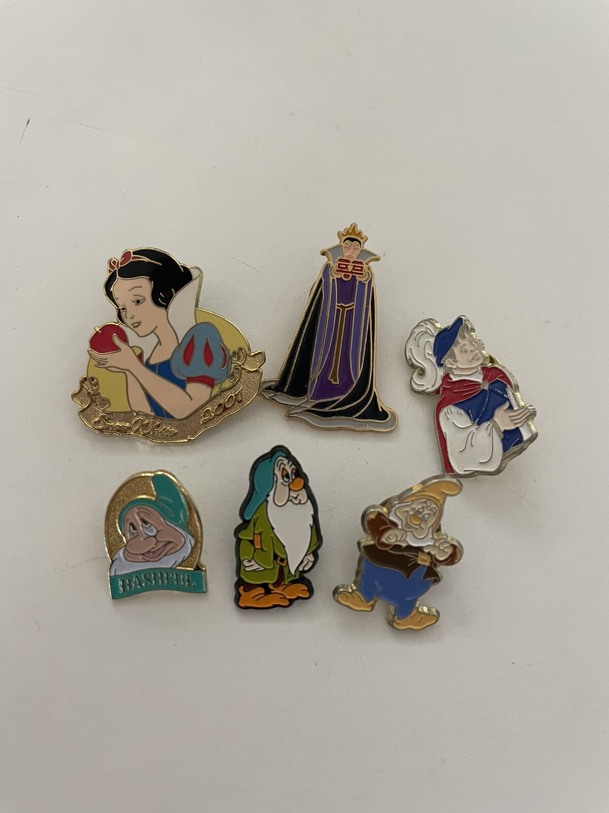 Snow White Pin Set. Great Condition.