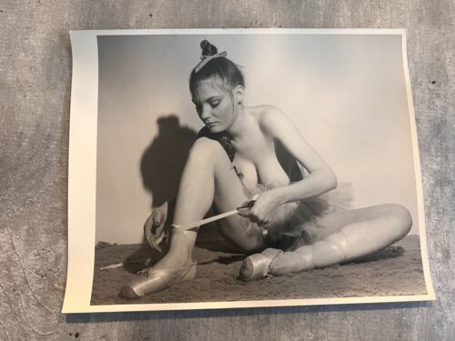 Vintage 1960’s Girl Pretty PIN UP Risque Nude Original Girlie Glamour Photo #104