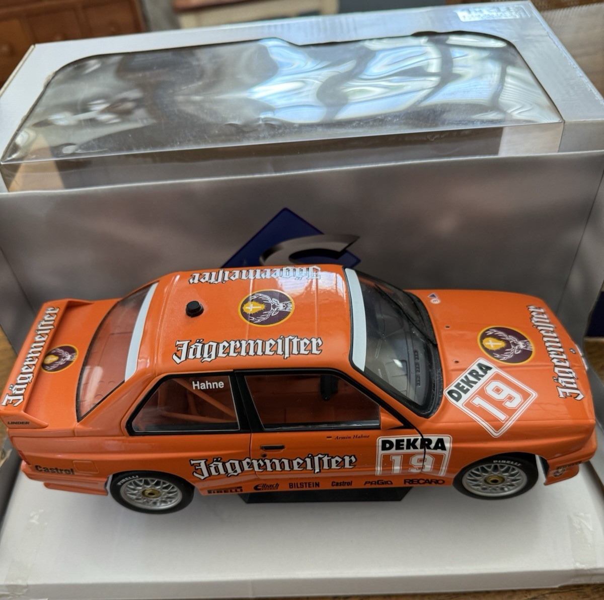 SOLIDO 1:18 BMW M3 E30 DTM 1992 JAGERMEISTER #19 HAHNE Racing Car