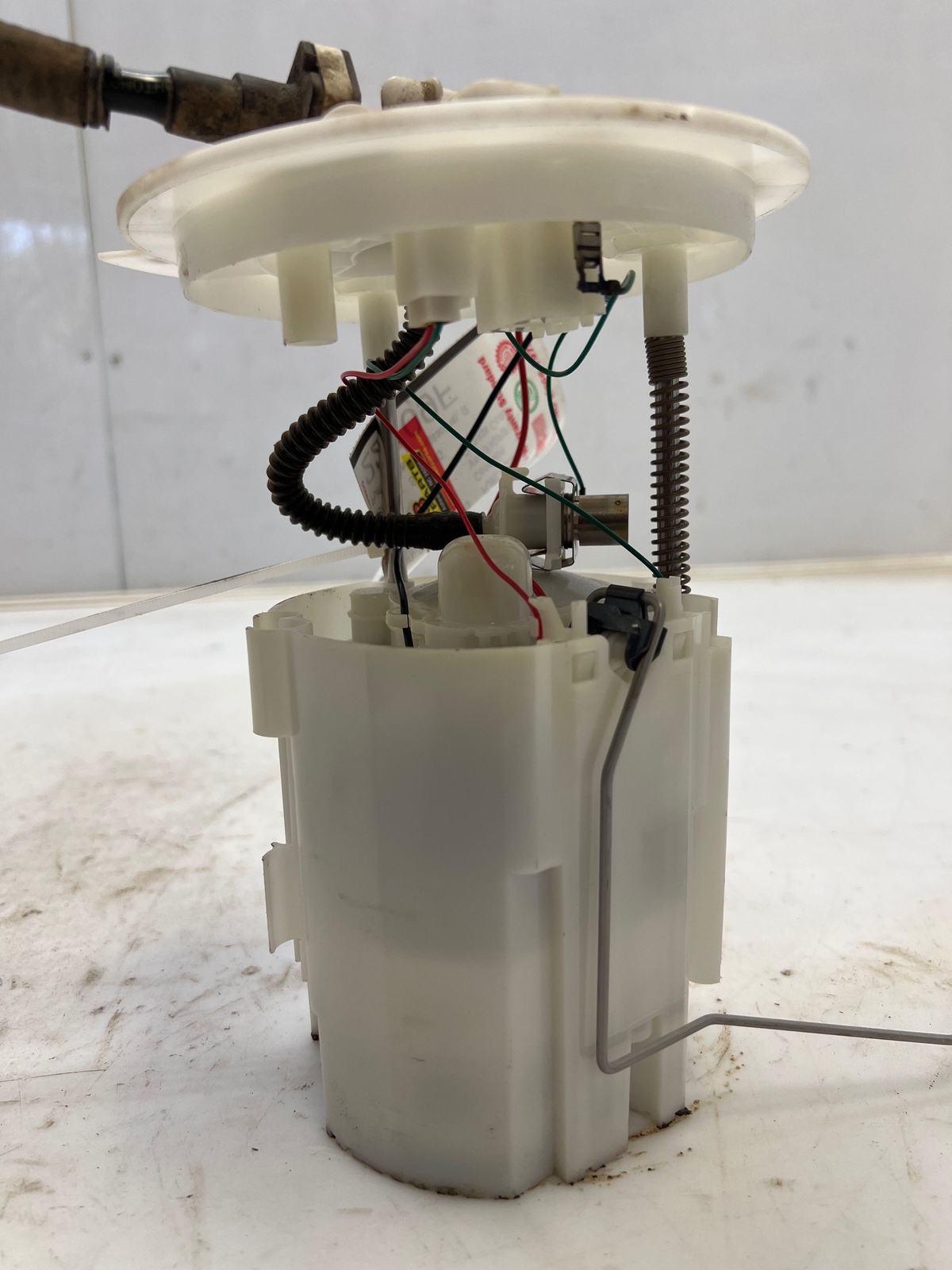 13 18 Ford Focus Fuel Pump Assembly 2.0L w/o Turbo w/ Flex Fuel