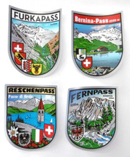 4 Souvenir-Aufkleber Alpenp&auml;sse Furkapass Reschenpass Bernina Fernpass Oldtimer