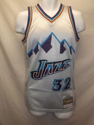 96-97 Karl Malone #32 Jazz Mens XS Mitchell & Ness Platinum Silver