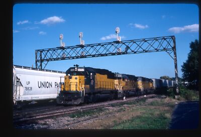 Original Dia C&NW System Chicago & North Western GP50 5052 & 2 Action in 1986