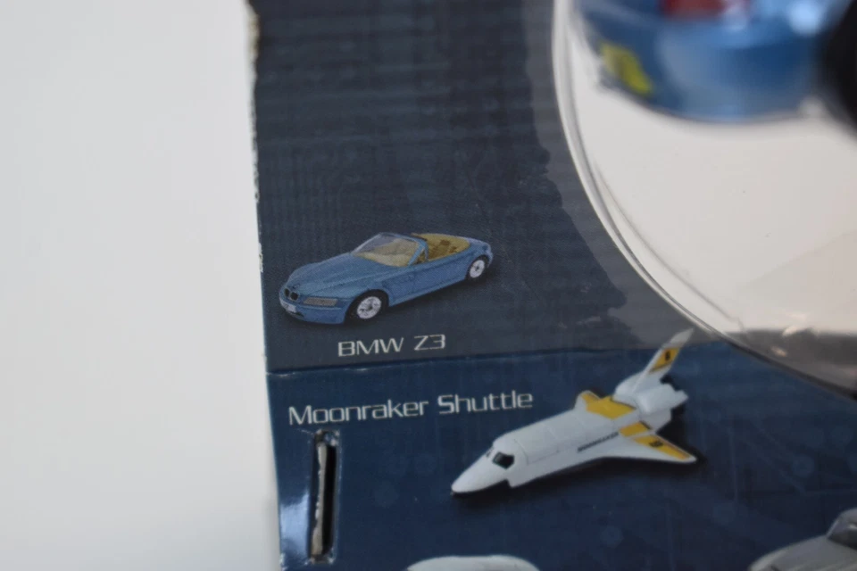 Corgi James Bond 007 Goldeneye Day BMW Z3 1:64 Diecast TY95502 - Image 3 of 4