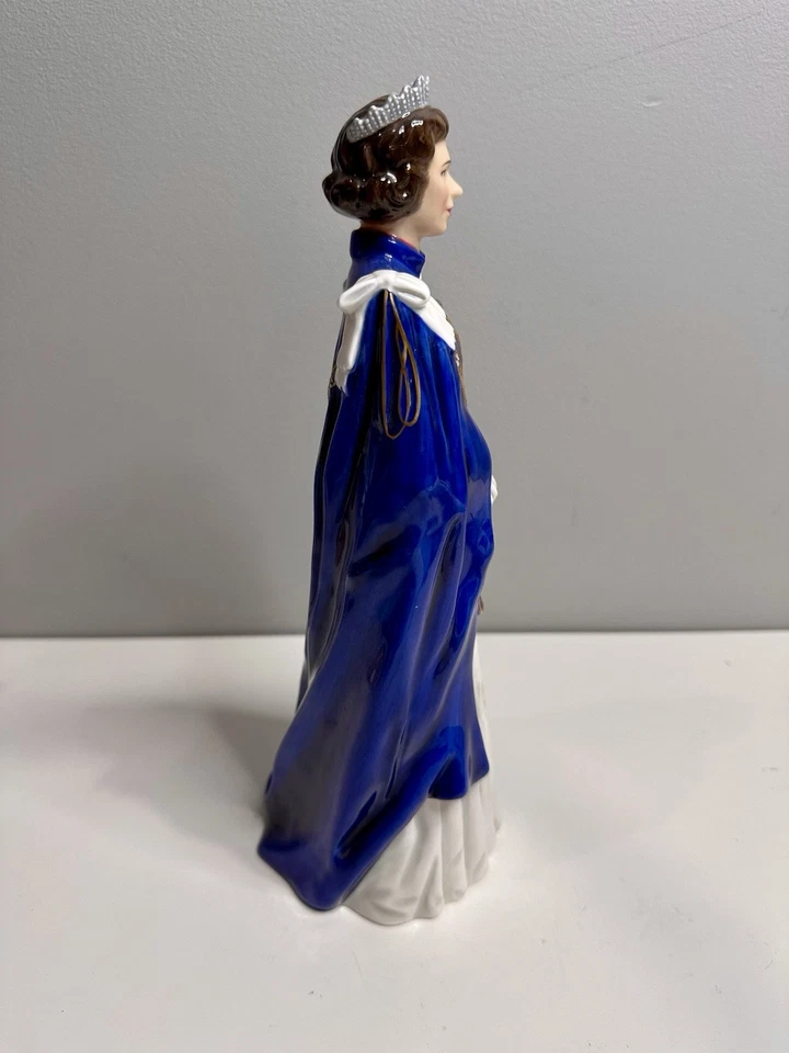 Vintage Royal Doulton 1983 Queen Elizabeth II H.N. 2878 Figurine 10.25 inch W08 - Image 4 of 4
