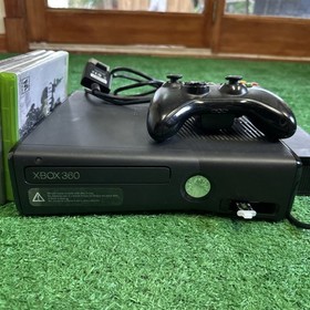 Xbox 360 Slim 1439 Bundle with Controller Plus Games Call Of Duty Batman