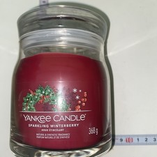 Image of Yankee Candle Sparkling Winterberry Medium Candle Jar 368g Christmas 