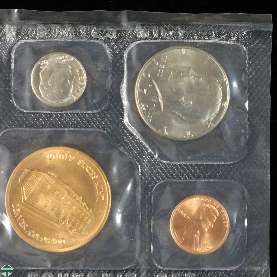 Denver Mint Souvenir Set - Mix of 1974 & 1975 Dated Coins - No Envelope - Image 4 of 4