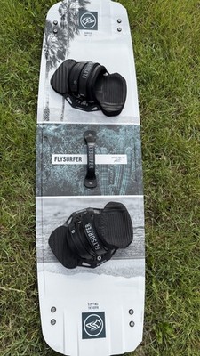 FLYSURFER-RADICAL7-138, TESTBOARD, Ready to Ride- inkl. Squad Pads/Straps/Handle