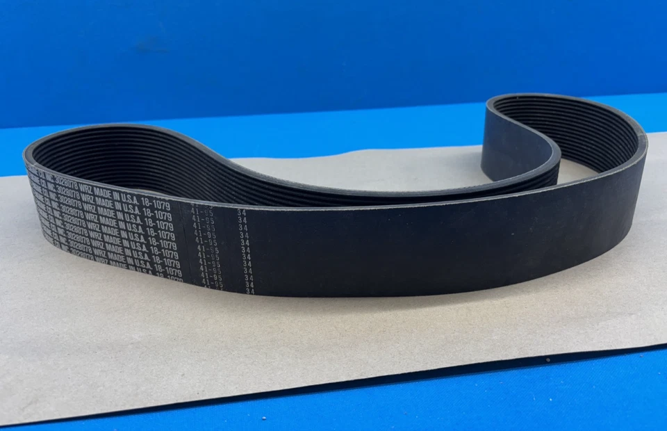 Cinturón en V acanalado serpentino de repuesto Cummins 3028078 Foto 2 de 3