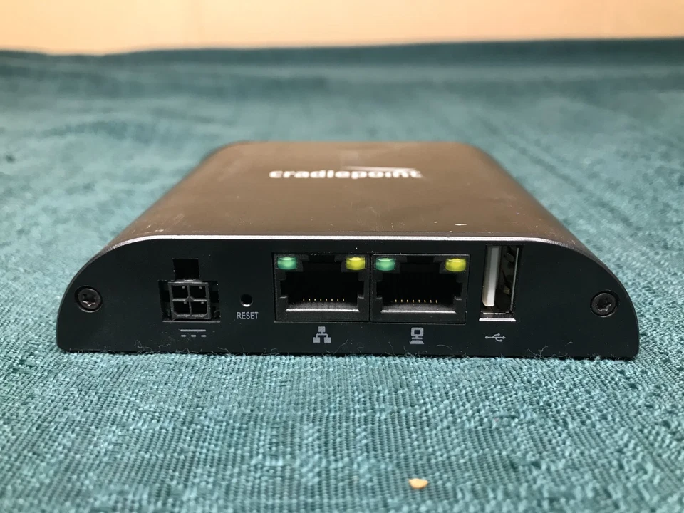 Cradlepoint Cor IBR650LPE-VZ Ethernet Cellular Modem/Wireless Router Ibr650lp - Image 4 of 4