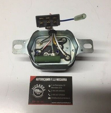 TOYOTA LAND CRUISER 2.4 ALTERNATOR REGULATOR (LJ70/LJ73) - Picture 2 of 4