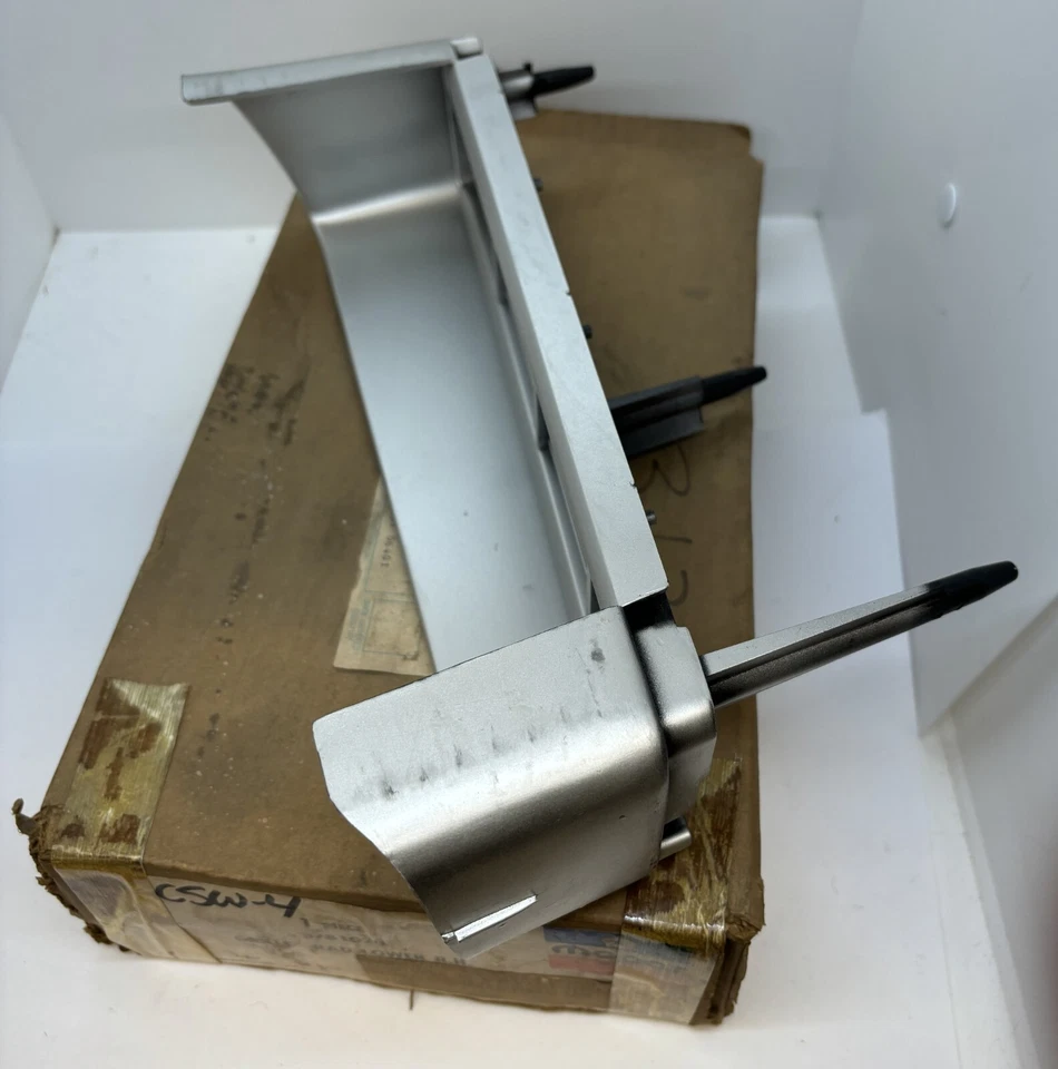 1975-1977 Plymouth Gran Fury Right Side Lower Radiator Grille 3781020 NOS. - Image 3 of 4