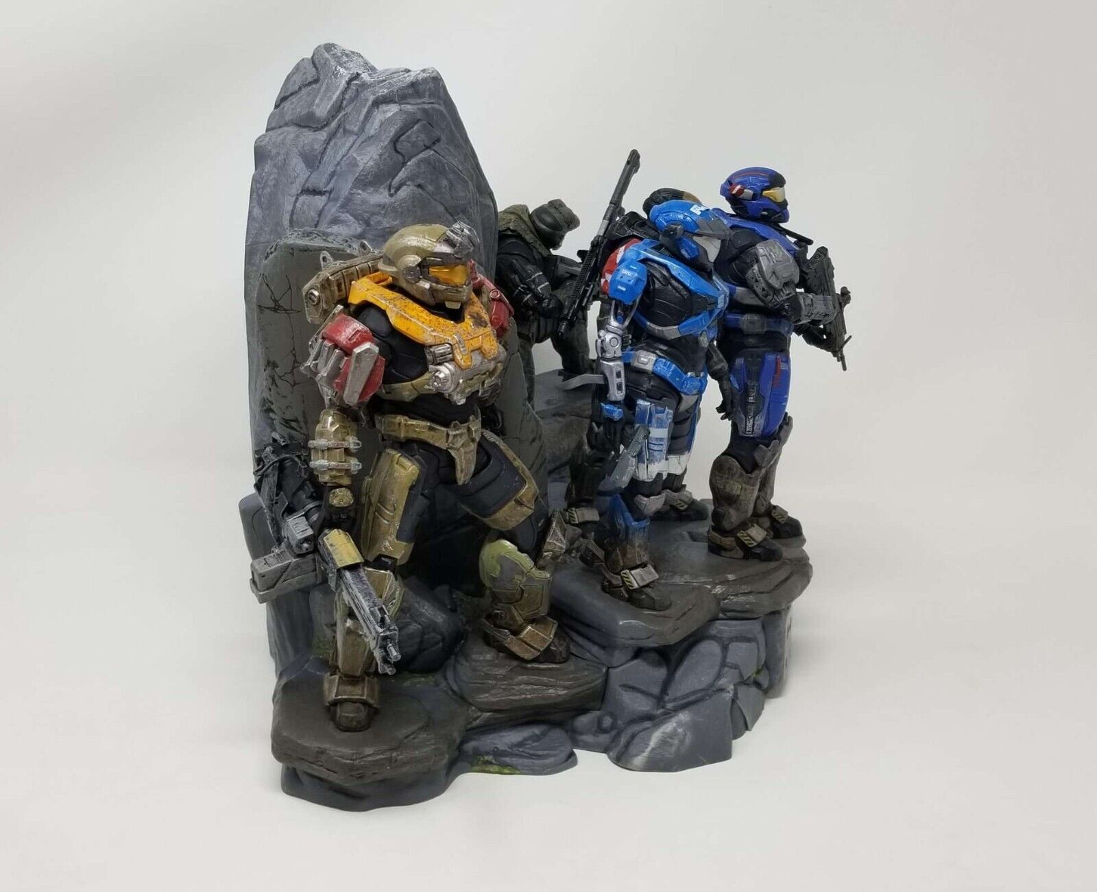 Halo Reach Noble Team Legendary Limited Edition Statue 2010 NOT COMPLETE