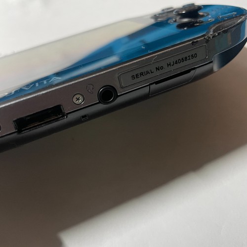 SONY PS VITA PCH-1100 Console Black region free Japan for parts repair JUNK - Picture 5 of 5