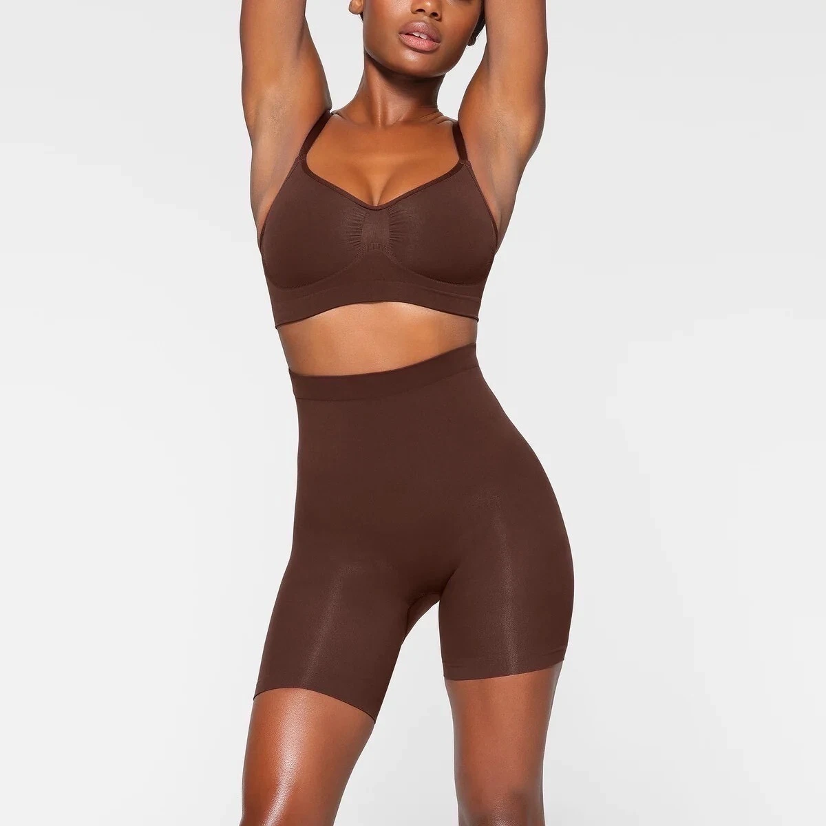 SKIMS Sculpting Short Mid Thigh Shapewear Cocoa S/M