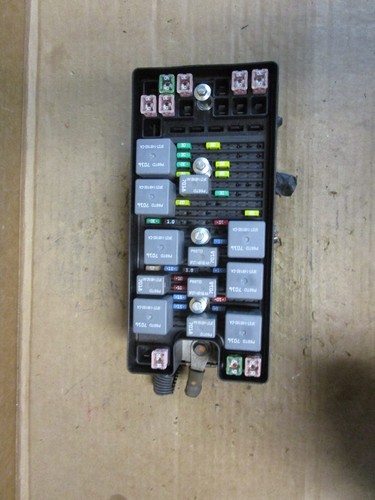 05 06 Ford Mustang Engine Fuse Box Relay Junction Block Panel 2005 2006