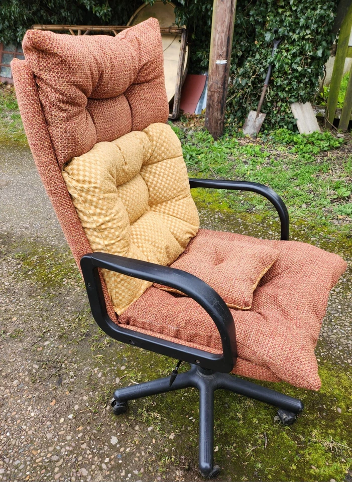 Retro Desk/gaming Chair - Image 3 of 4