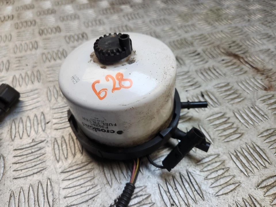 RANGE ROVER SPORT FUEL FILTER HOUSING  3.6 TDV6 DIESEL L320 2010 - 2013 - Image 2 of 4