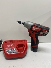 MILWAUKEE TOOLS 2462-20 12V WITH BATTERY AND CHARGER USED IMPACT (P18026741)