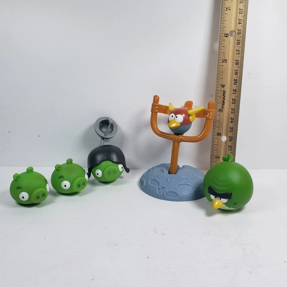 Angry Birds Space Game Planet Replacement Parts 2 Birds, 3 Pigs, Cap, & Launcher - Image 3 of 4