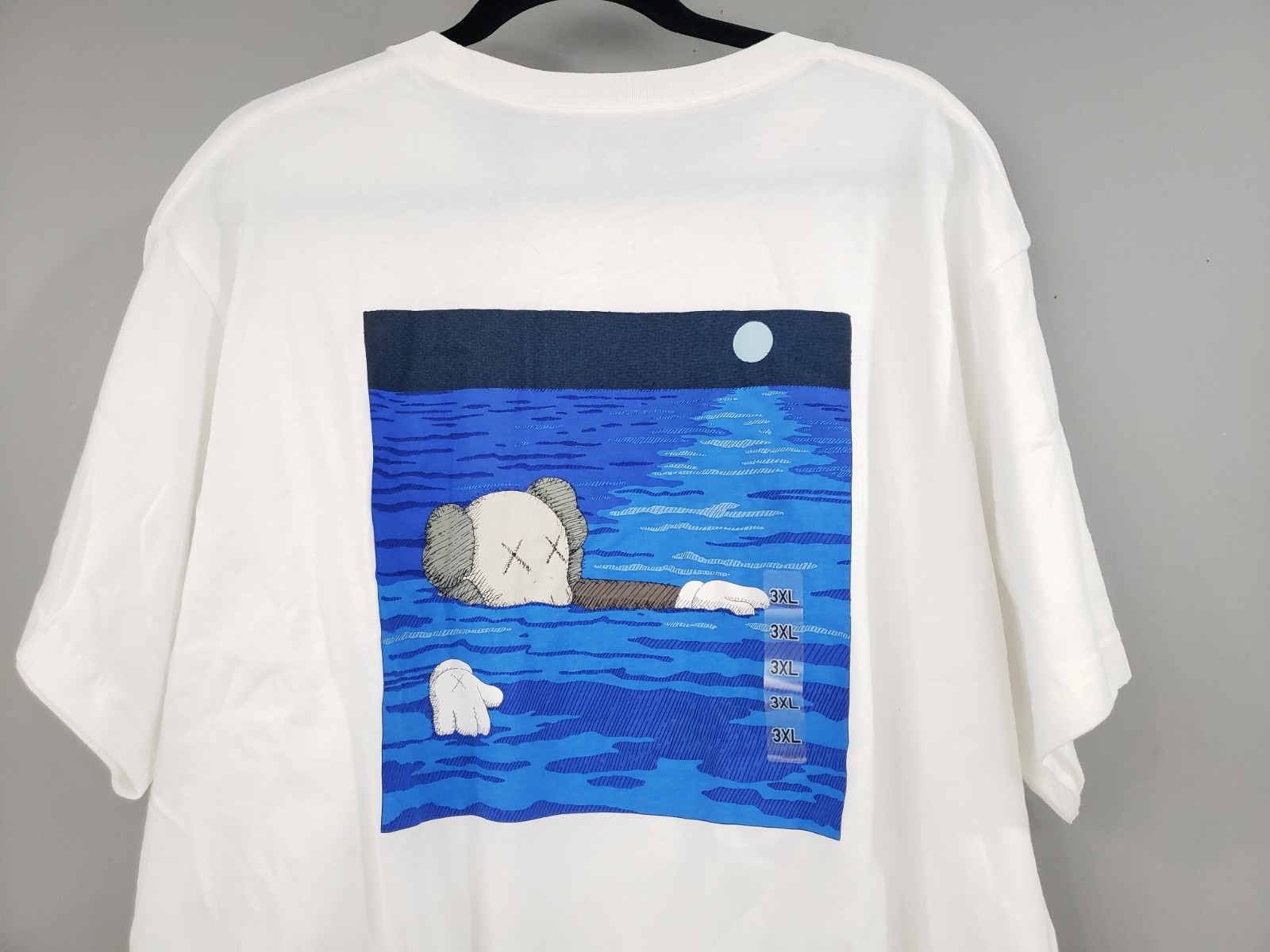 NEW SIZE 3XL KAWS Uniqlo Graphic T-shirt 2023 White UT Back Print Blue Japan
