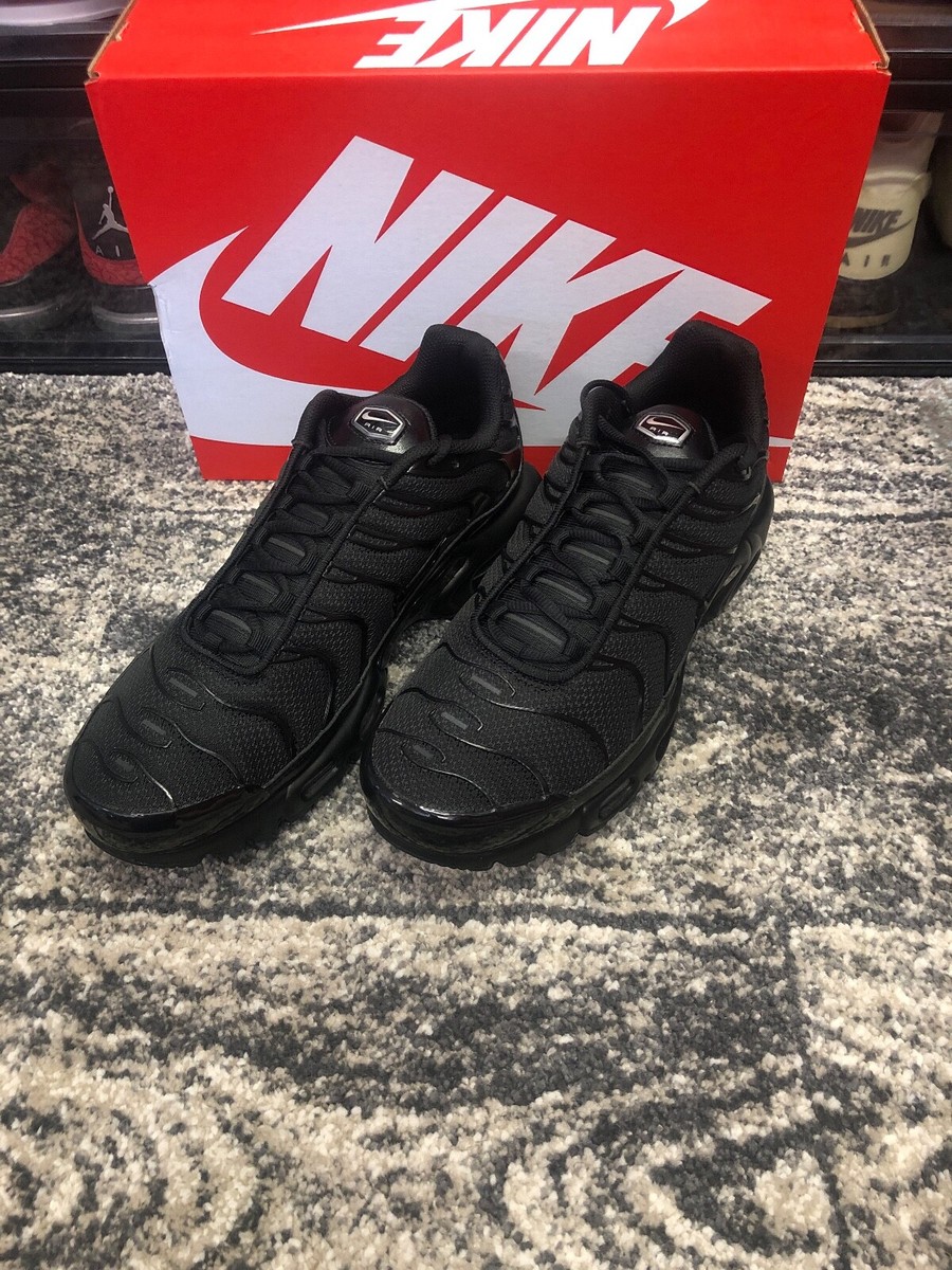 NIKE AIR MAX PLUS 'TRIPLE BLACK TN' - SIZE 10.5 MENS US - BNIB