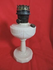 VINTAGE ALADDIN Alacite White Lincoln Drape Oil Lamp  Nu-Type B Burner with Wick