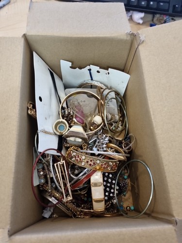 Box of Costume Jewellery Approx 1.2Kg Mixed Bits - BOX 4 - Picture 1 of 9