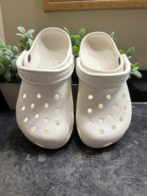 Crocs Unisex Adult Classic Clog White size M4 W6