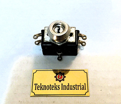 UND LAB INC LIST  A-H&H   TOGGLE / ON / OFF  KEYED  SWITCH   (missing  key !)
