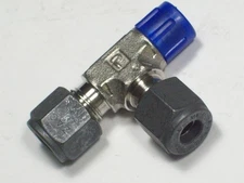 1 - Parker CPI Stainless Steel Run Tee, 1/4" Tube x 1/8" MNPT, 4-2-4 RBZ-SS