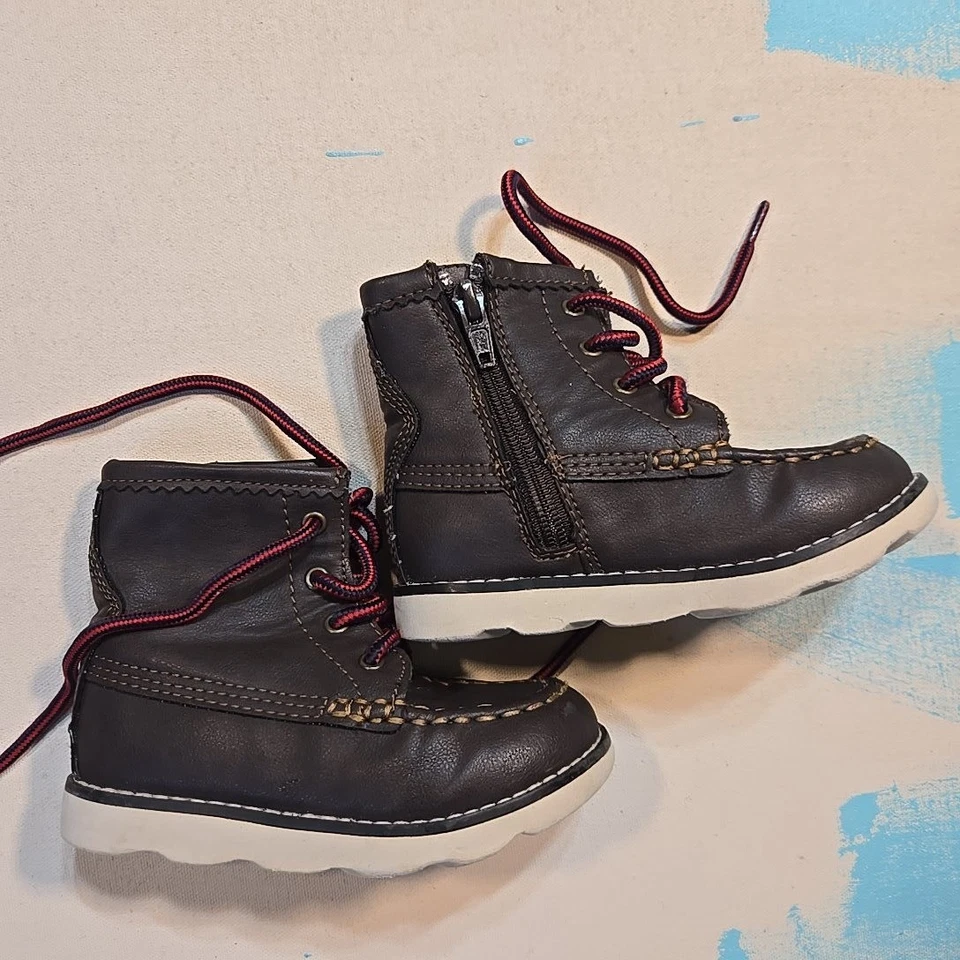 Botas con cordones Baby Gap Kids 7 marrón sin usar, puntera, cordones rojos, cremallera lateral, suela de cuero sintético Foto 3 de 4