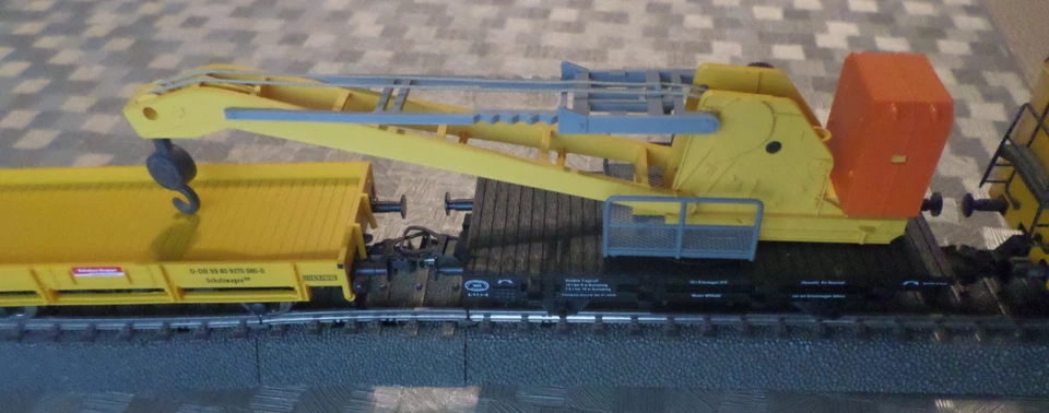 Roco 5100002-2 Wagen-Set "Kranzug"  der Bahnbau Gruppe mit Güter-/Gerätewagen - Bild 4 von 4