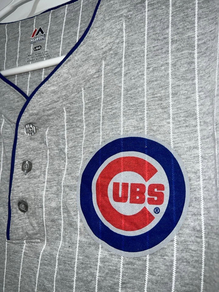 Chicago Cubs Kris Bryant #17 Majestic Men's L Pinstripe Jersey Style T-Shirt MLB - Image 2 of 4