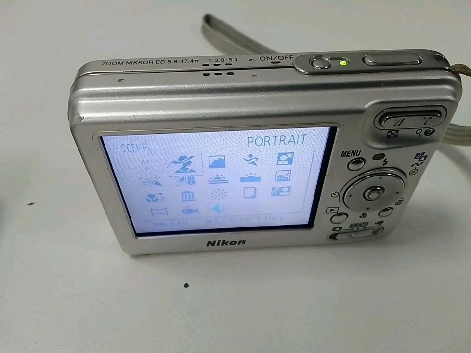 Nikon Coolpix S3 Camera With Case #N012 - Image 4 of 4