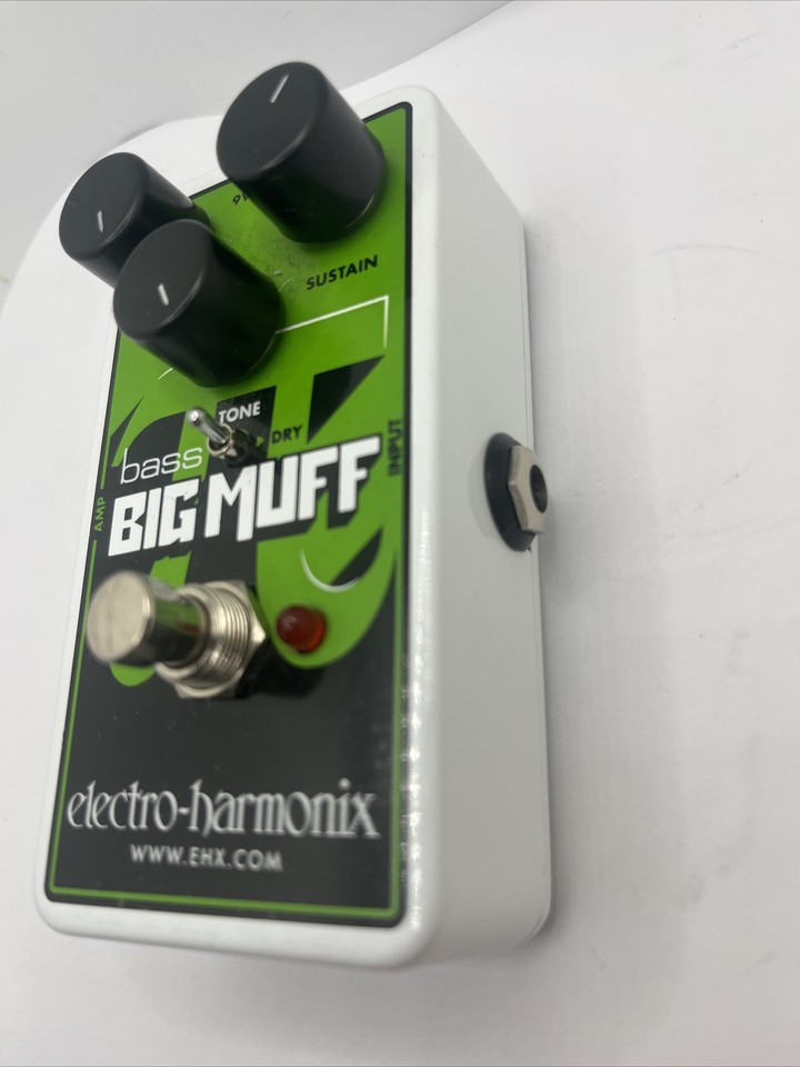 Electro Harmonix Nano Bass Big Muff Pi Fuzz / Distortion / Sustain