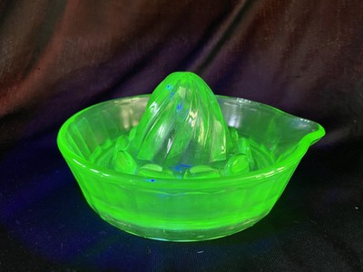 Uranium Glass Manual Jucier depression vaseline glass 1930’s 