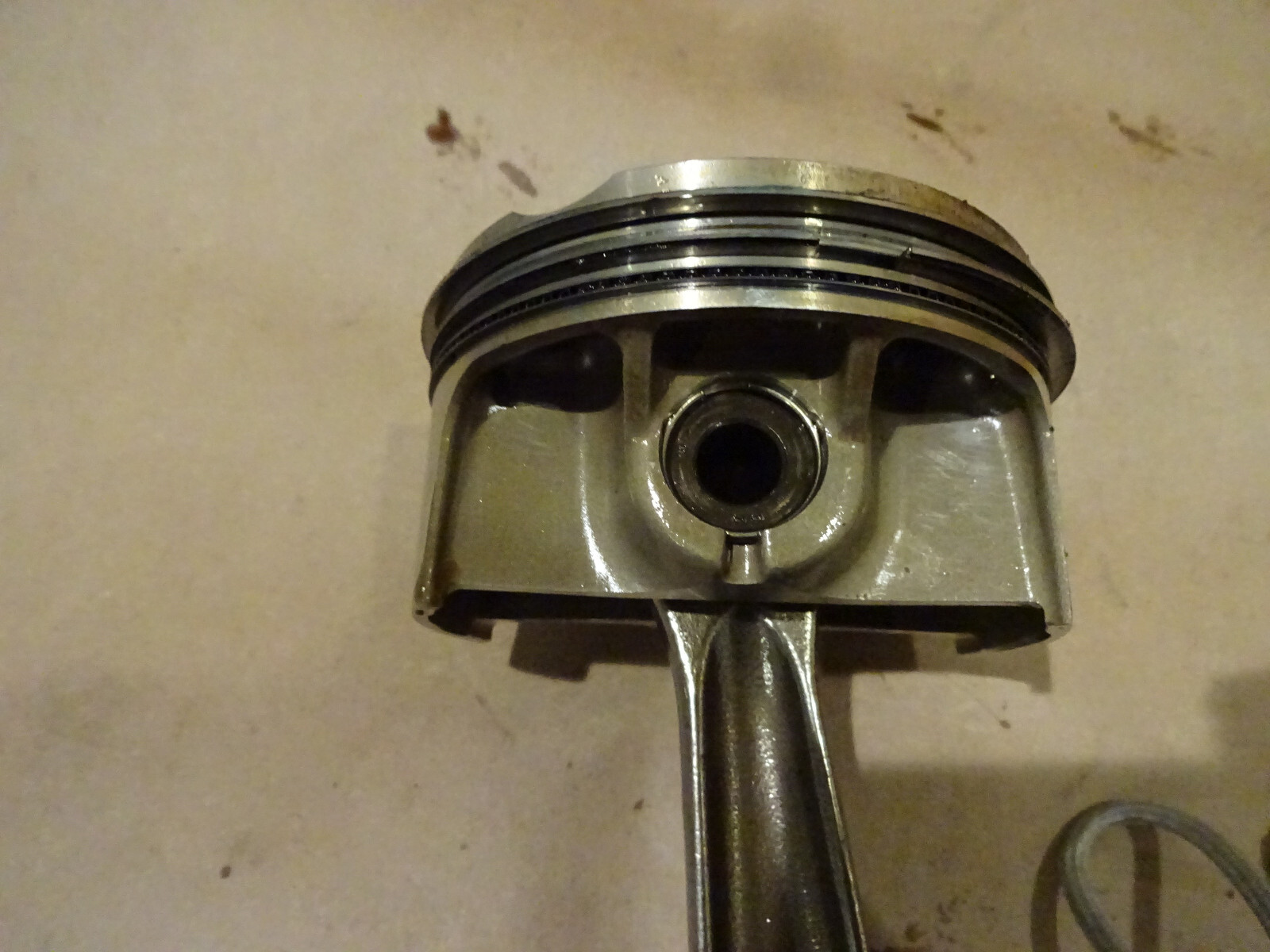 Maserati 4200, Quattroporte-LH Engine Piston & Con Rod Cyl# 5 -P/N 198412-192402
