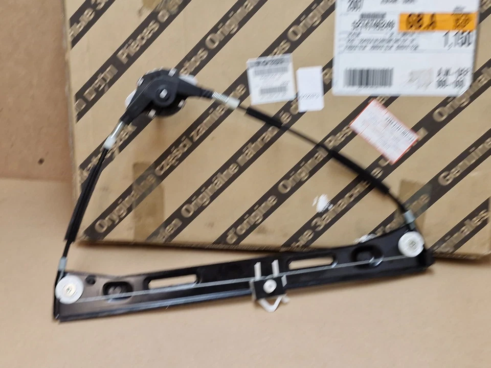 Fiat Panda Mk2 169 Front Right Manual Window Regulator 04-2012 46803649 Genuine - Image 2 of 4